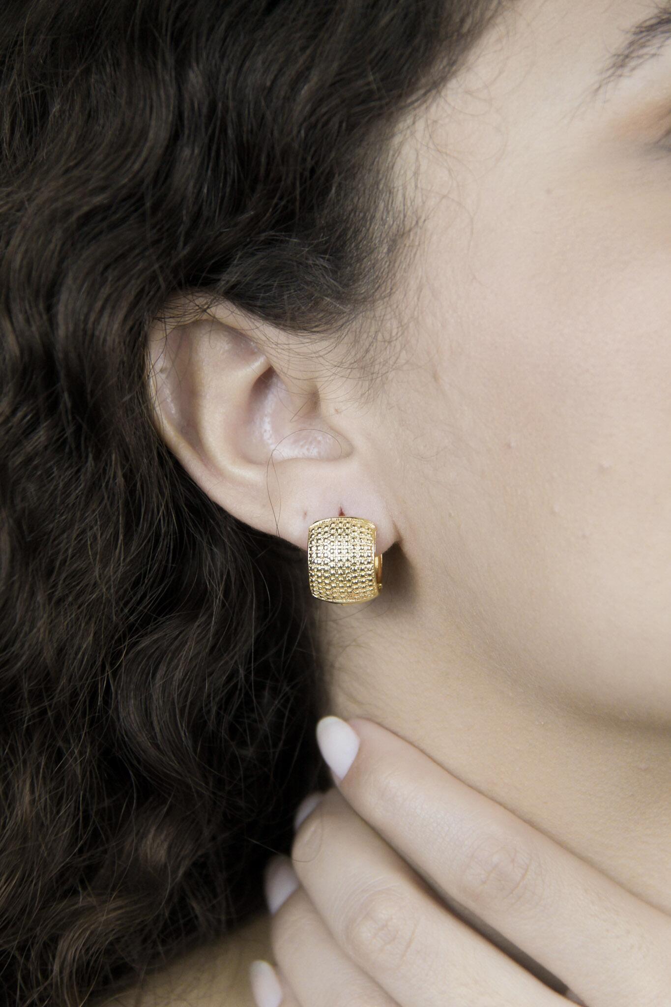 Small Wide Detailed Hoop Earring - Gold