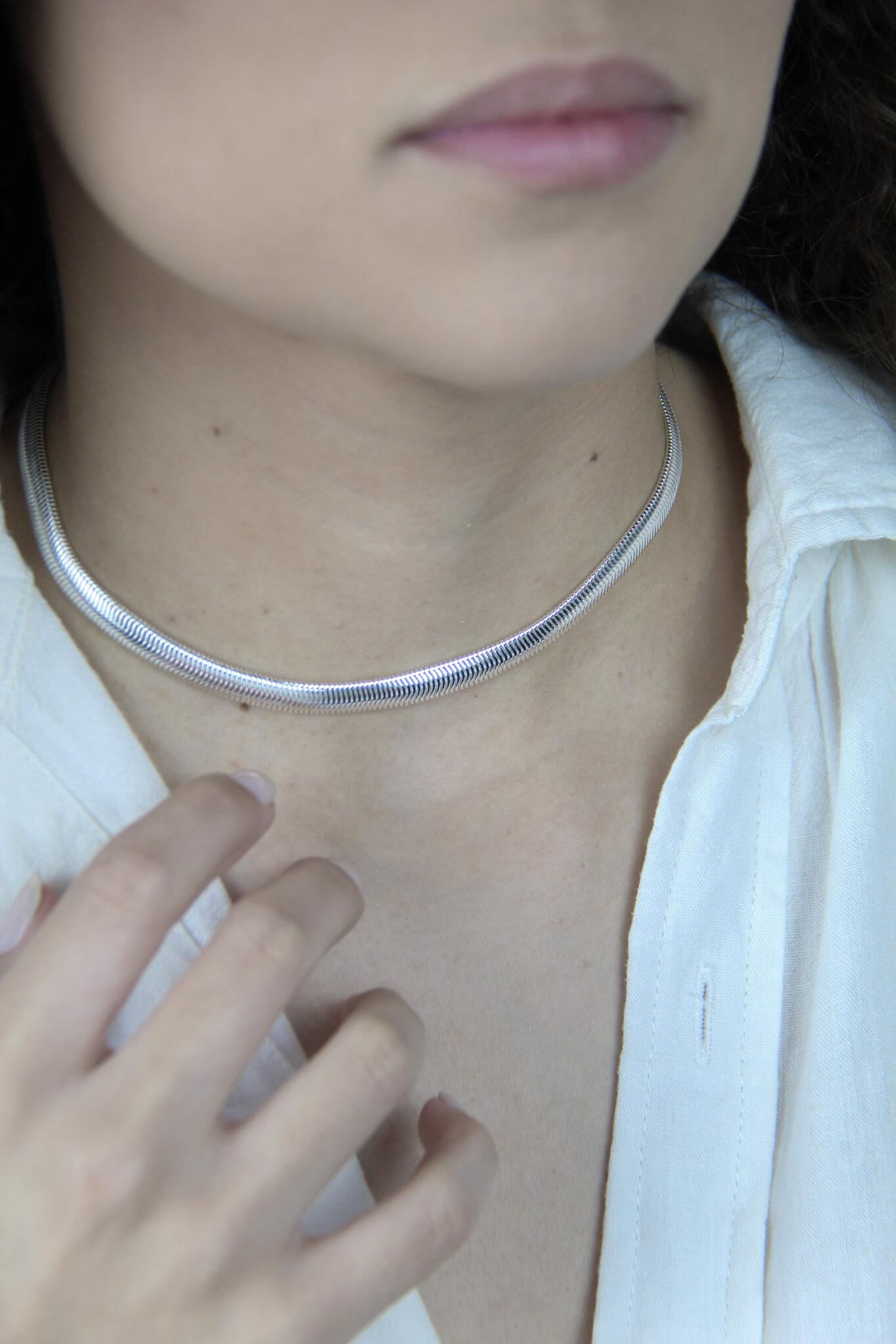 Snake Chain Choker Necklace - Silver